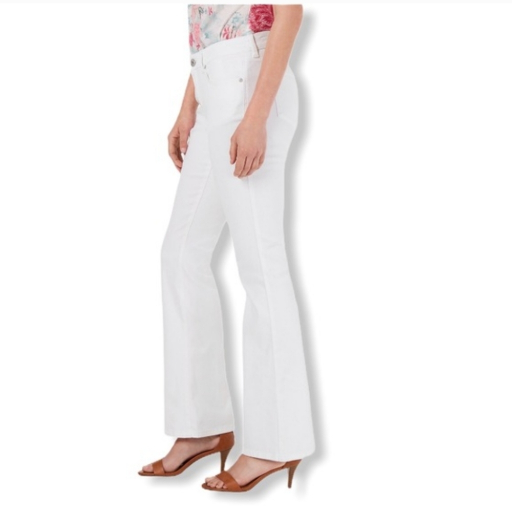 STYLE & CO. CURVY FIT WHITE BOOTCUT JEANS SIZE 12 NWT